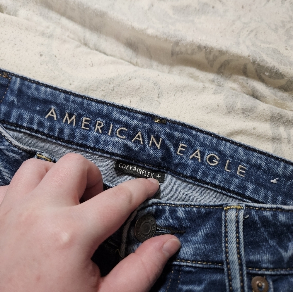 Men's American Eagle Distressed Cozy Airflex Straight Leg Jeans! - Picture 3 of 7